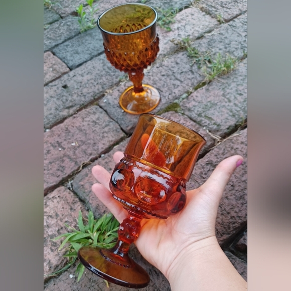 Vintage 70s Indiana Glass diamond & kings crown dark amber glass cups goblets - Picture 9 of 11